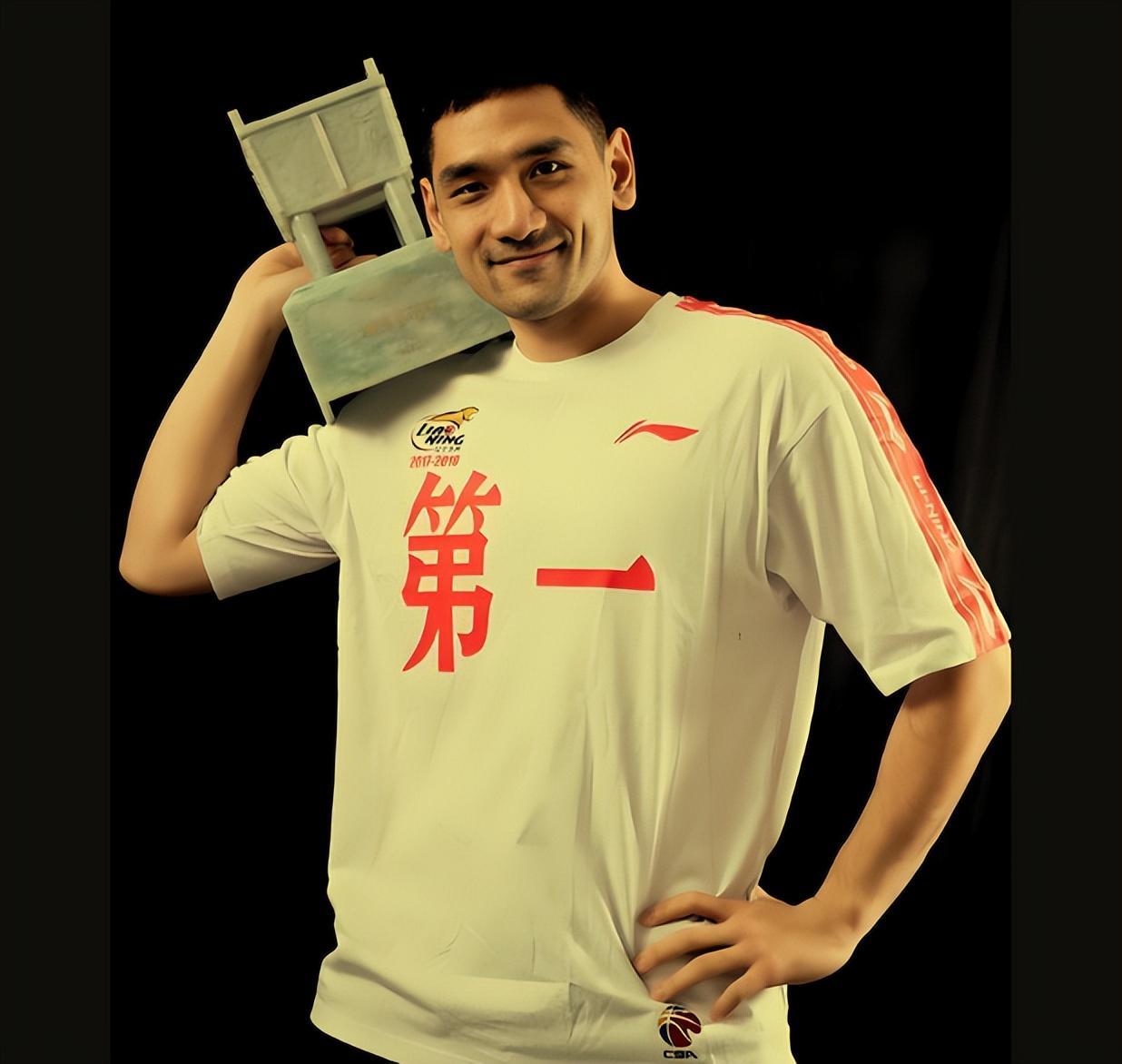 CBA状元向辽篮表忠心!姜宇星晒合照有深意,他能像钟诚一样幸运吗
